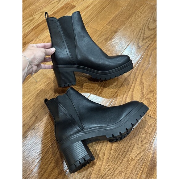 Mia Black Combat Ankle Boots Chunky Size 10 Lug Sole Leather Grunge Biker NEW - Picture 6 of 6